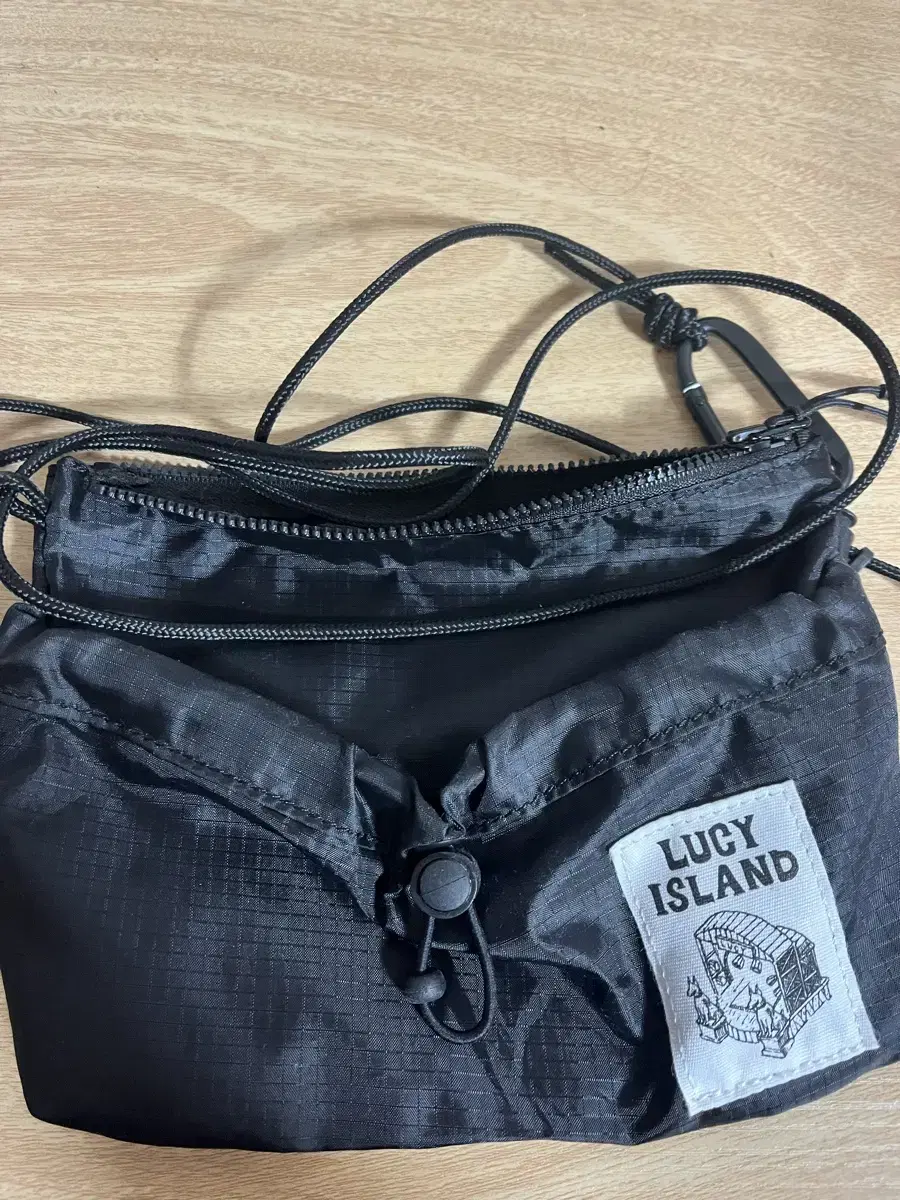 LUCY ISLAND BAG